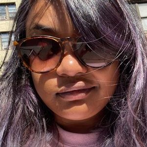 Meet your Posher, Aurelia